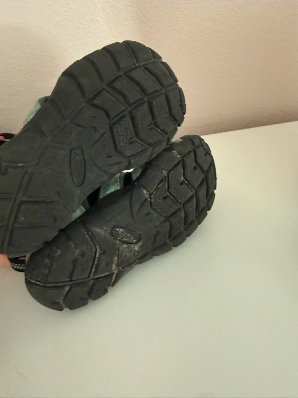 Keen Kids Light Green Closed-Toe Sandals with Coral Accents